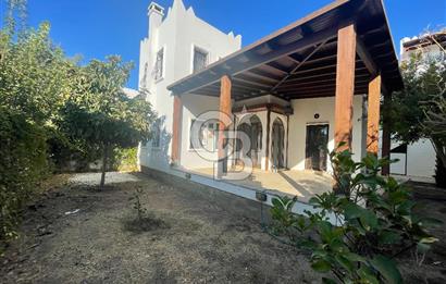 BODRUM UMURÇA MERKEZİ KONUMDA EŞYALI SATILIK GENİŞ KULLANIŞLI MÜSTAKİL VİLLA 