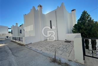 BODRUM UMURÇA MERKEZİ KONUMDA EŞYALI SATILIK GENİŞ KULLANIŞLI MÜSTAKİL VİLLA  - 1 - 346466