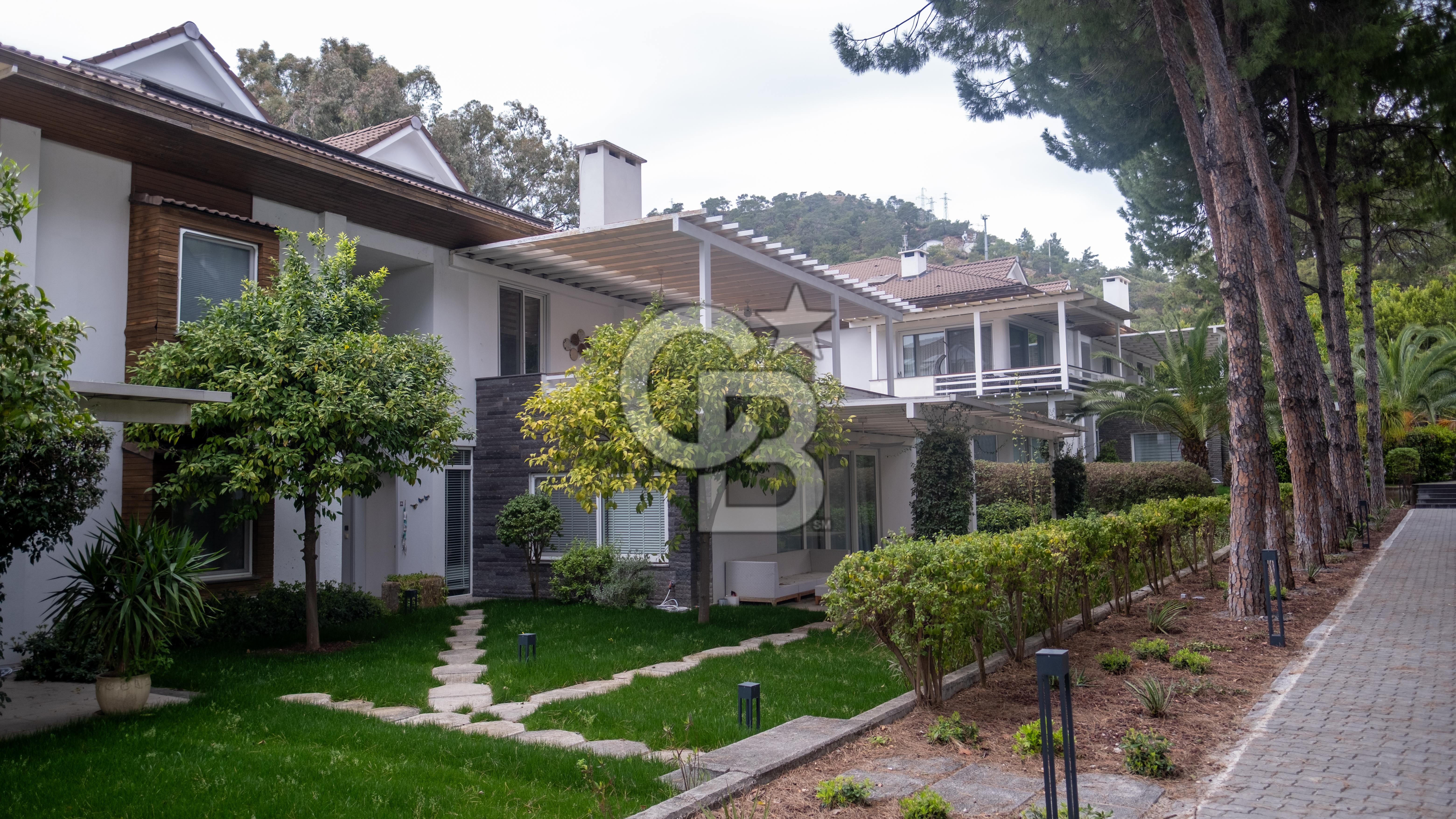 Göcek Sahilinde Satılık Eşyalı 4+1 Lüks Villa
