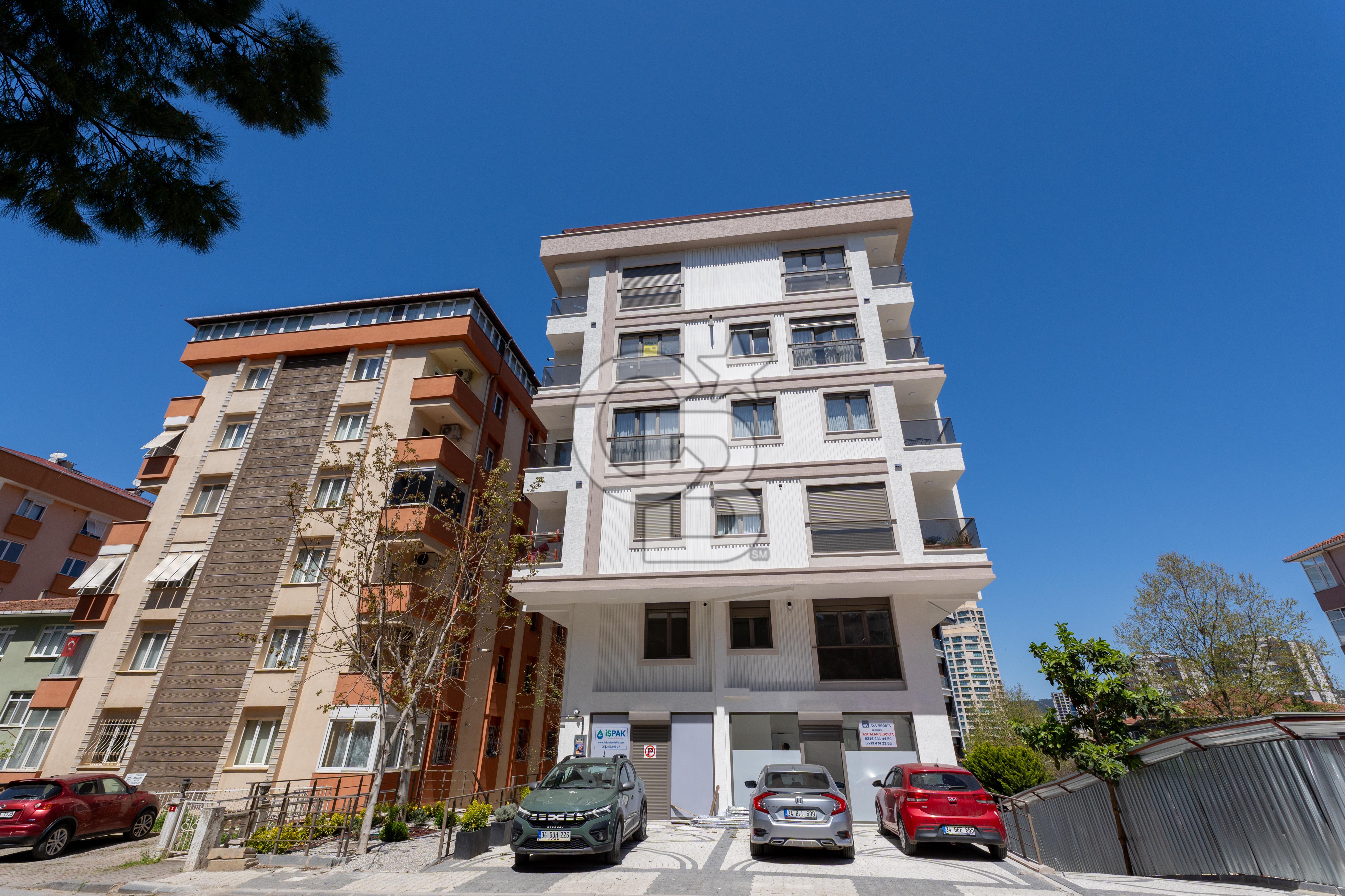 Maltepe Feyzullah'ta Satılık Eşyalı 1+1 Modern Daire