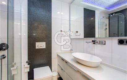 Gaziemir de satılık 7 odalı ultra lüks villa özel spa ve havuzlu