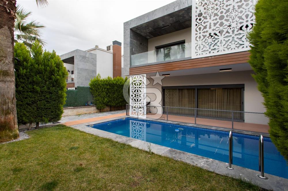 Gaziemir de satılık 7 odalı ultra lüks villa özel spa ve havuzlu