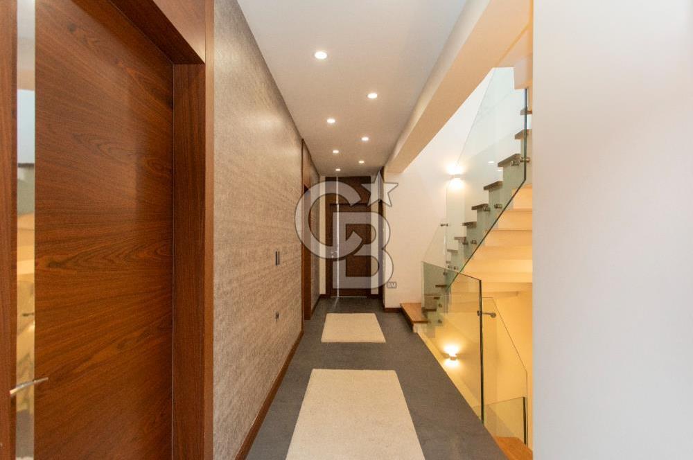 Gaziemir de satılık 7 odalı ultra lüks villa özel spa ve havuzlu