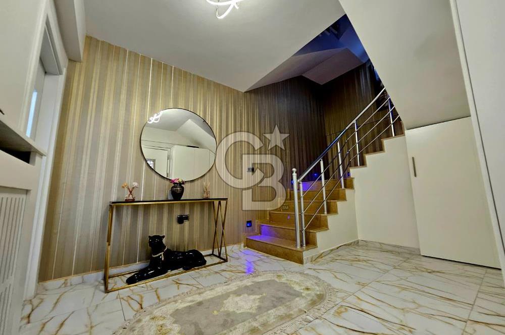 MENEMEN ULUKENT 5+2 TRİPLEX MÜSTAKİL BAHÇELİ SİTE İÇERİSİNDE SATILIK VİLLA