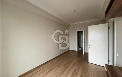 Erenköy Kazımkarabekirpaşa sokakta 3+1 boş, deniz gören havuzlu, otoparklı daire 