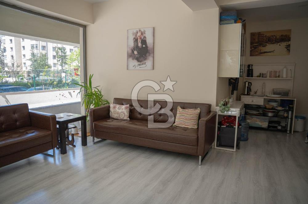 Erenköy Kazımkarabekirpaşa sokakta 3+1 boş, deniz gören havuzlu, otoparklı daire 