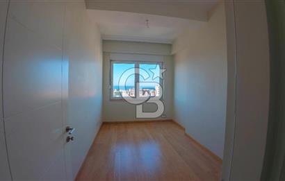 Erenköy Kazımkarabekirpaşa sokakta 3+1 boş, deniz gören havuzlu, otoparklı daire 