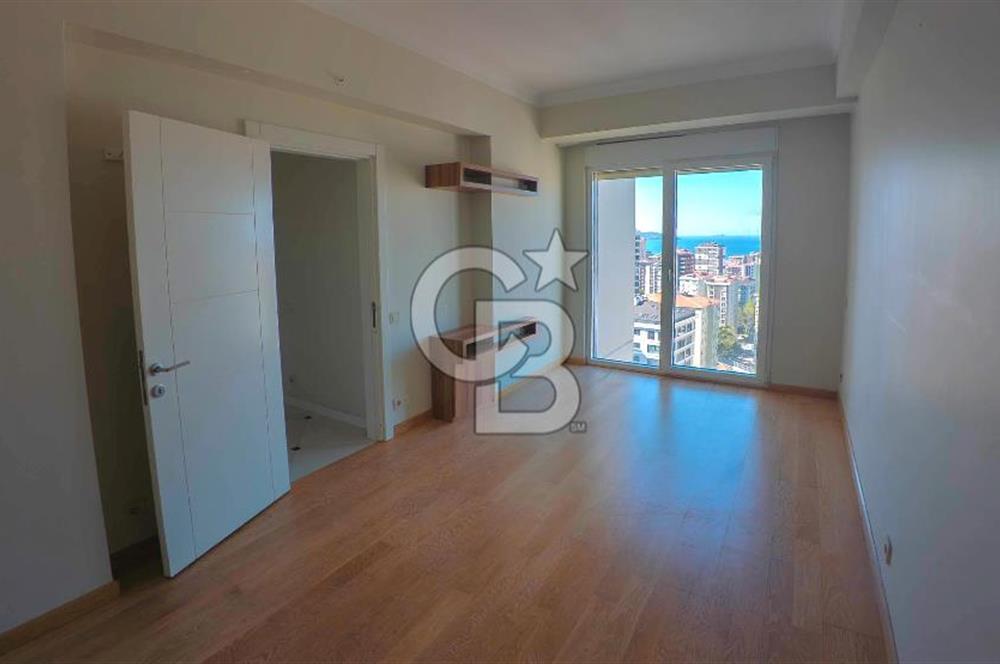 Erenköy Kazımkarabekirpaşa sokakta 3+1 boş, deniz gören havuzlu, otoparklı daire 