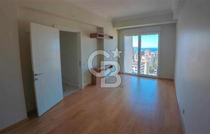 Erenköy Kazımkarabekirpaşa sokakta 3+1 boş, deniz gören havuzlu, otoparklı daire 