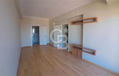 Erenköy Kazımkarabekirpaşa sokakta 3+1 boş, deniz gören havuzlu, otoparklı daire 