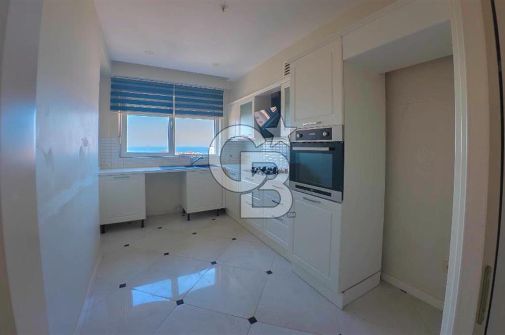 Erenköy Kazımkarabekirpaşa sokakta 3+1 boş, deniz gören havuzlu, otoparklı daire 