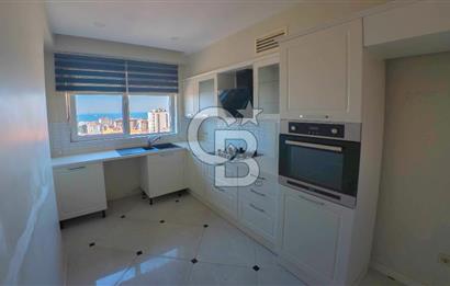 Erenköy Kazımkarabekirpaşa sokakta 3+1 boş, deniz gören havuzlu, otoparklı daire 