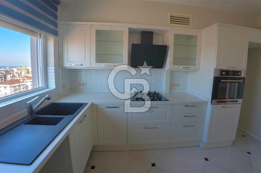 Erenköy Kazımkarabekirpaşa sokakta 3+1 boş, deniz gören havuzlu, otoparklı daire 