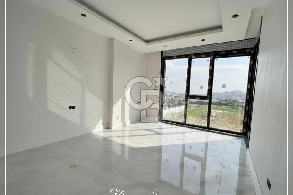 Silivri Ortaköyde Deniz Manzaralı Satılık 6+1 Lüks Villa