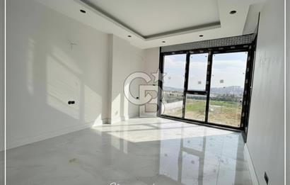 Silivri Ortaköyde Deniz Manzaralı Satılık 6+1 Lüks Villa