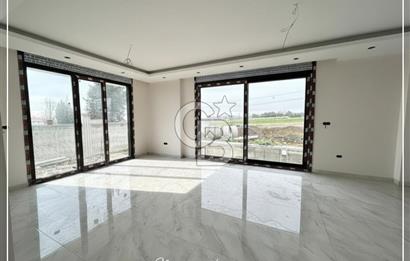 Silivri Ortaköyde Deniz Manzaralı Satılık 6+1 Lüks Villa