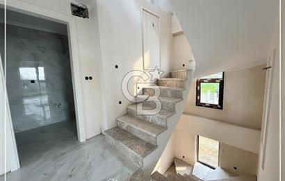 Silivri Ortaköyde Deniz Manzaralı Satılık 6+1 Lüks Villa