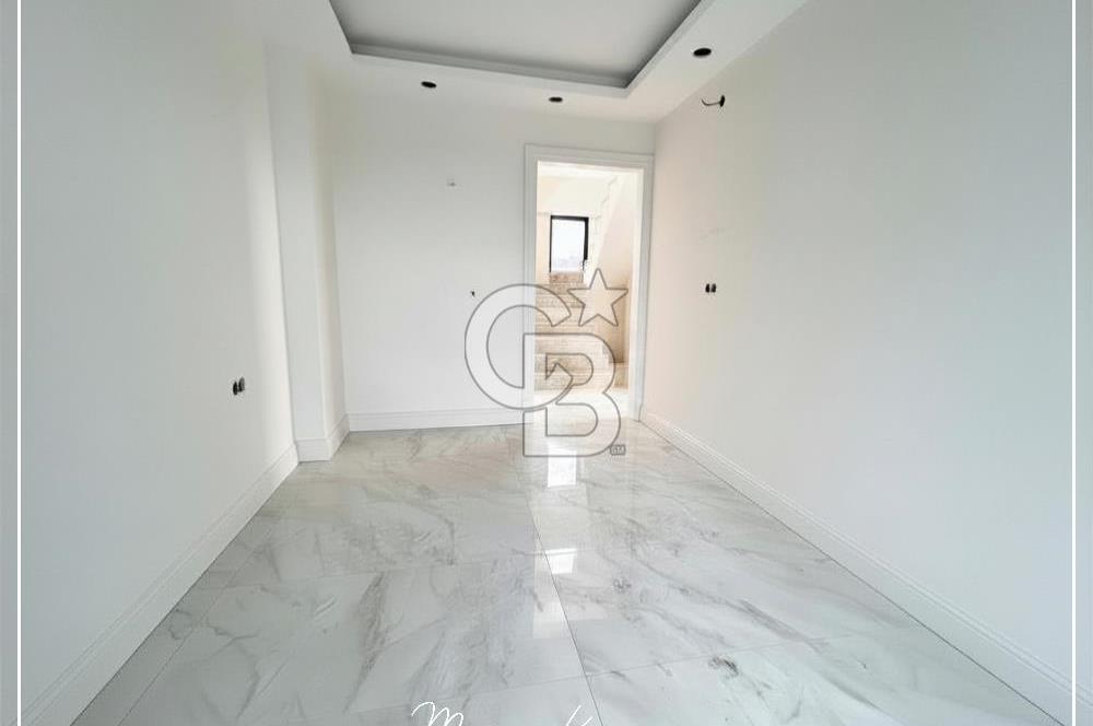 Silivri Ortaköyde Deniz Manzaralı Satılık 6+1 Lüks Villa