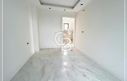 Silivri Ortaköyde Deniz Manzaralı Satılık 6+1 Lüks Villa