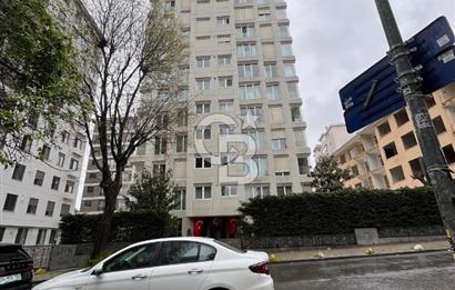 Erenköy Kazımkarabekirpaşa sokakta 3+1 boş, deniz gören havuzlu, otoparklı daire 