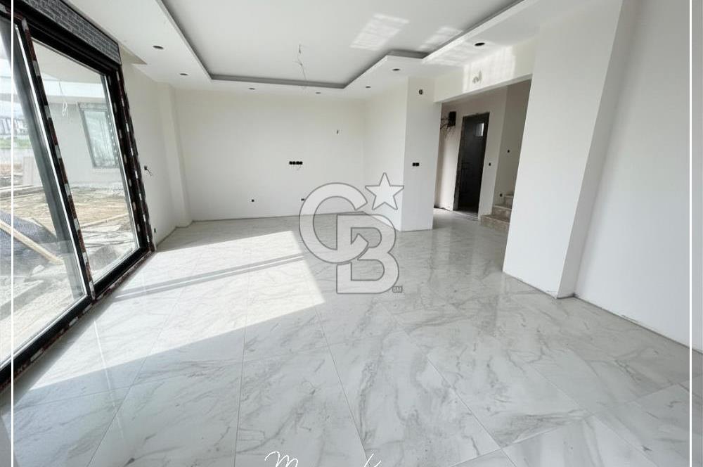 Silivri Ortaköyde Deniz Manzaralı Satılık 6+1 Lüks Villa