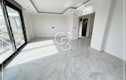 Silivri Ortaköyde Deniz Manzaralı Satılık 6+1 Lüks Villa