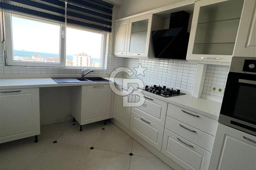 Erenköy Kazımkarabekirpaşa sokakta 3+1 boş, deniz gören havuzlu, otoparklı daire 