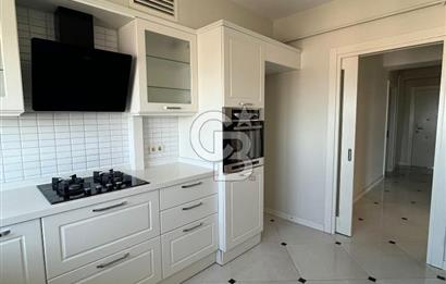 Erenköy Kazımkarabekirpaşa sokakta 3+1 boş, deniz gören havuzlu, otoparklı daire 