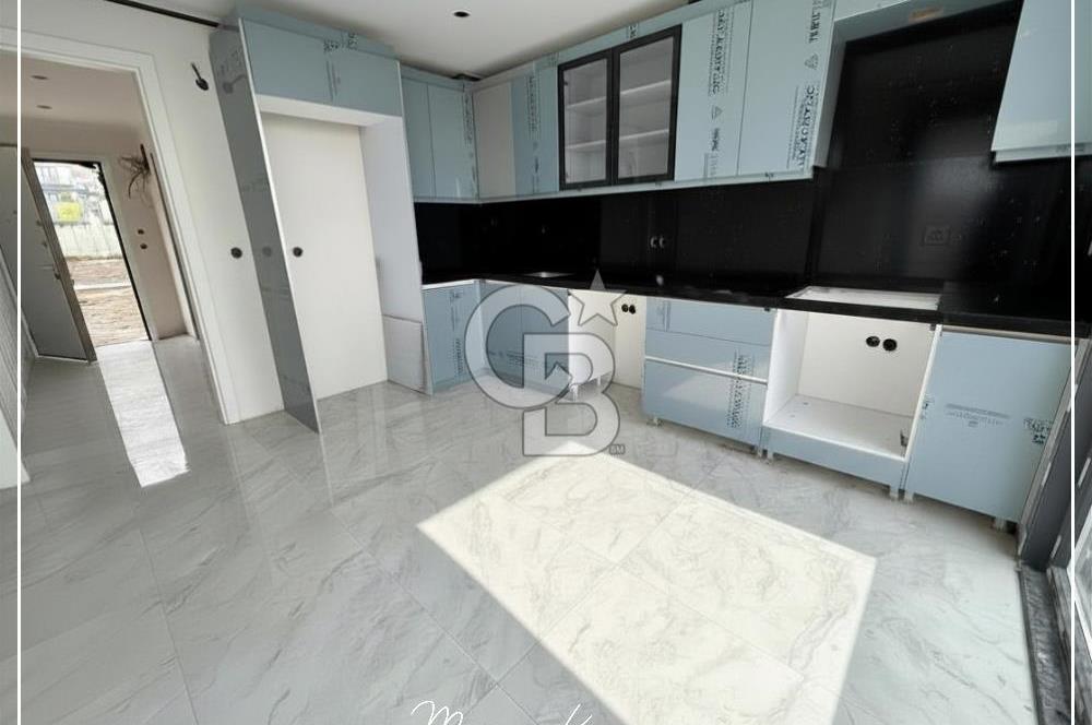 Silivri Ortaköyde Deniz Manzaralı Satılık 6+1 Lüks Villa