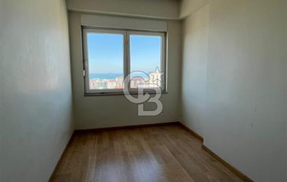 Erenköy Kazımkarabekirpaşa sokakta 3+1 boş, deniz gören havuzlu, otoparklı daire 