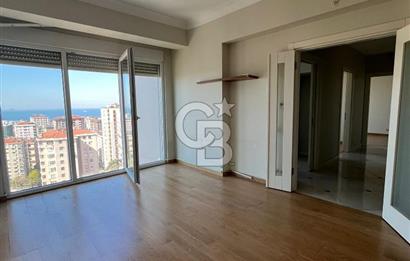 Erenköy Kazımkarabekirpaşa sokakta 3+1 boş, deniz gören havuzlu, otoparklı daire 