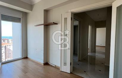 Erenköy Kazımkarabekirpaşa sokakta 3+1 boş, deniz gören havuzlu, otoparklı daire 