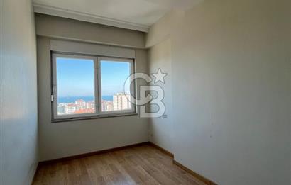Erenköy Kazımkarabekirpaşa sokakta 3+1 boş, deniz gören havuzlu, otoparklı daire 