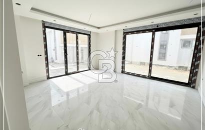 Silivri Ortaköyde Deniz Manzaralı Satılık 6+1 Lüks Villa