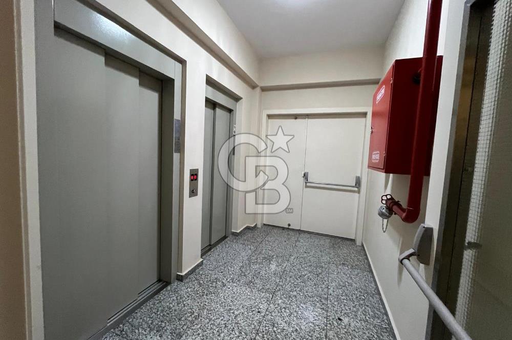 Erenköy Kazımkarabekirpaşa sokakta 3+1 boş, deniz gören havuzlu, otoparklı daire 
