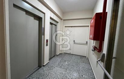 Erenköy Kazımkarabekirpaşa sokakta 3+1 boş, deniz gören havuzlu, otoparklı daire 