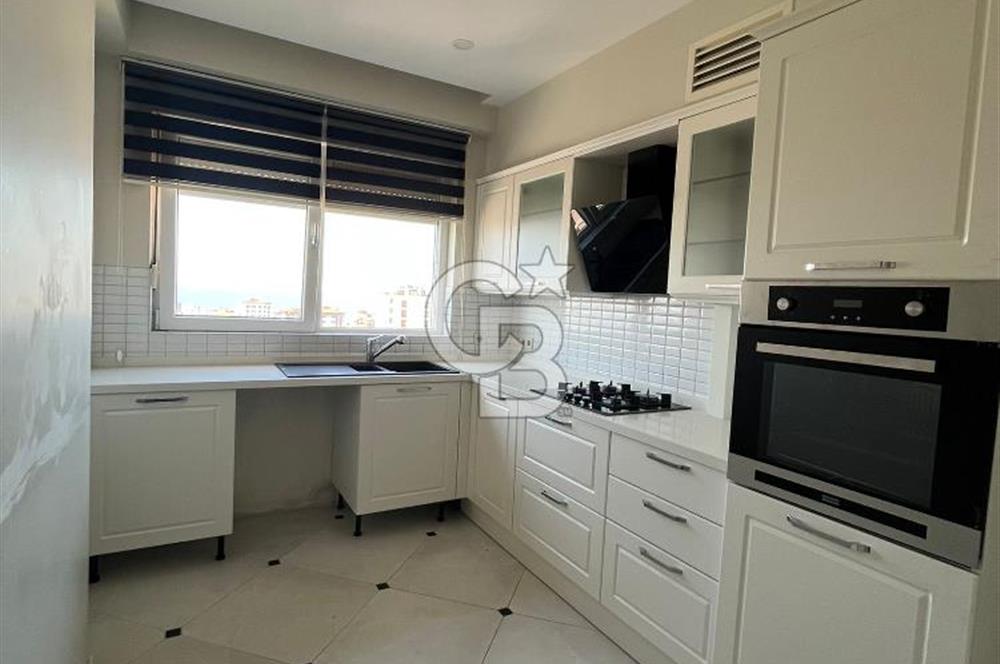 Erenköy Kazımkarabekirpaşa sokakta 3+1 boş, deniz gören havuzlu, otoparklı daire 
