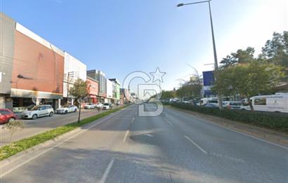 Yeşillik Caddesi 10m Cepheli Komple Kiralık Bina