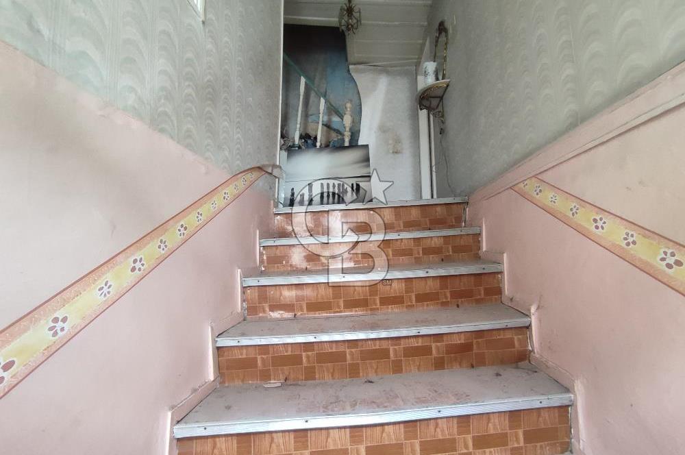 Ayvalık merkez Macaron'da satılık 5+1 müstakil ev 