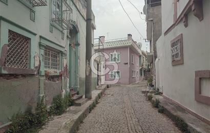 Ayvalık merkez Macaron'da satılık 5+1 müstakil ev 