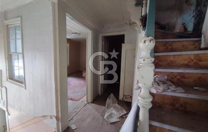 Ayvalık merkez Macaron'da satılık 5+1 müstakil ev 