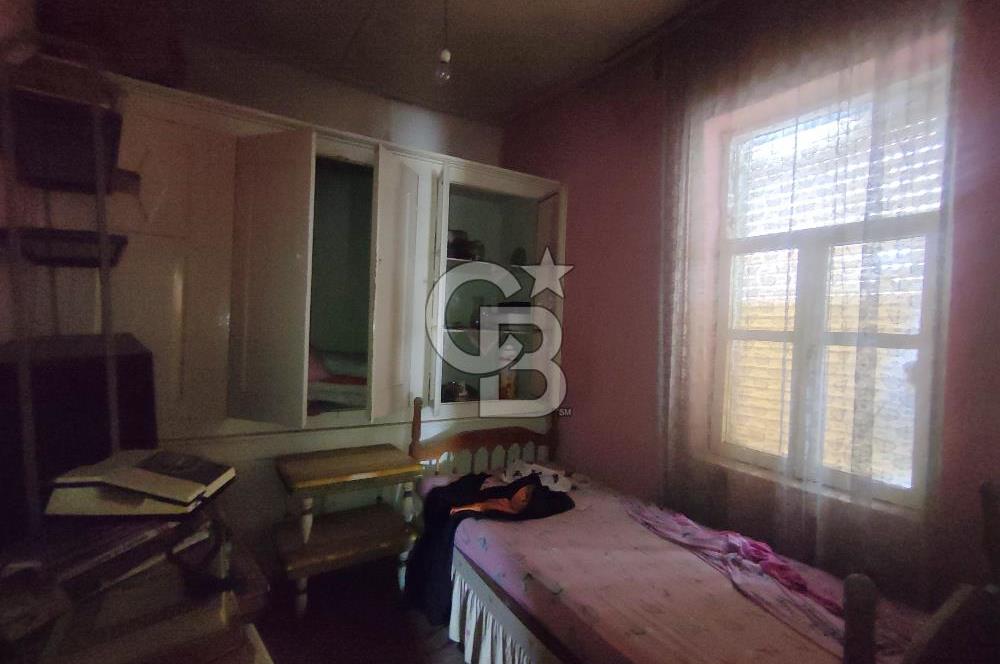 Ayvalık merkez Macaron'da satılık 5+1 müstakil ev 