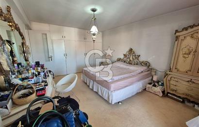 Karşıyaka Yalı Caddesi Satılık Deniz Manzaralı Daire