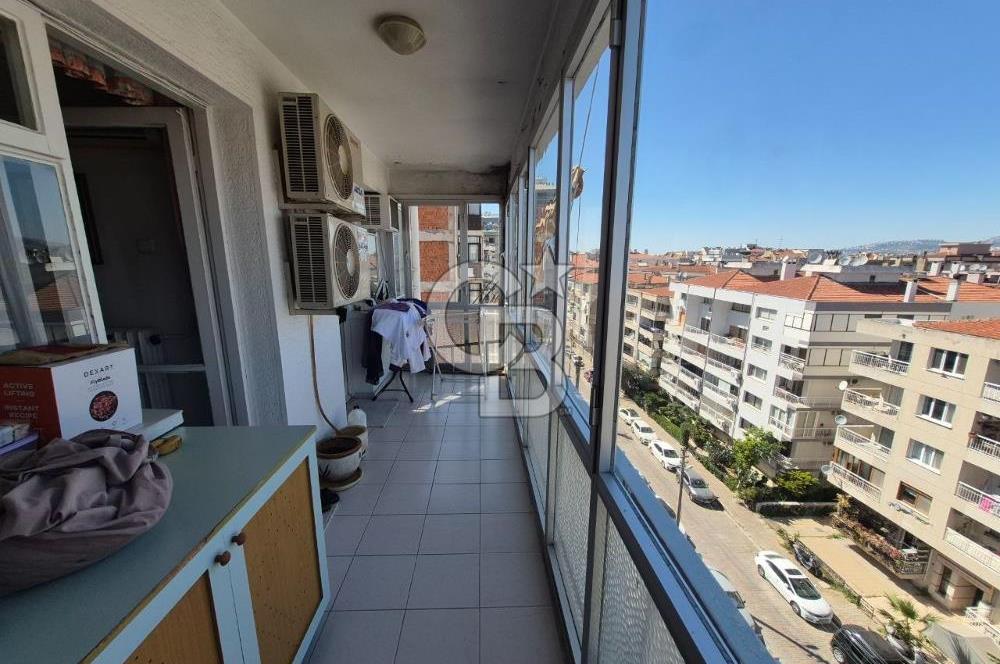 Karşıyaka Yalı Caddesi Satılık Deniz Manzaralı Daire