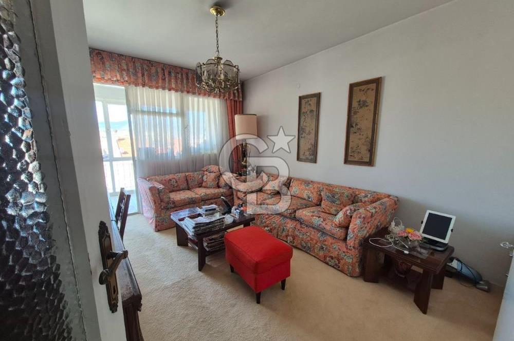 Karşıyaka Yalı Caddesi Satılık Deniz Manzaralı Daire