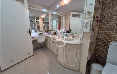 Karşıyaka Yalı Caddesi Satılık Deniz Manzaralı Daire