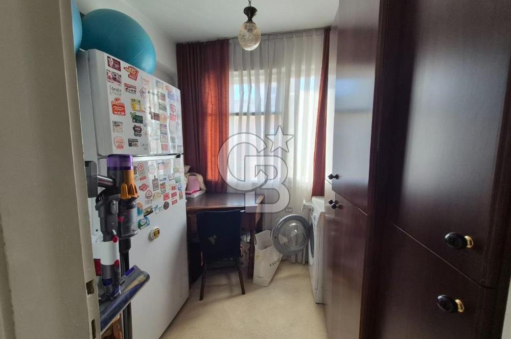 Karşıyaka Yalı Caddesi Satılık Deniz Manzaralı Daire