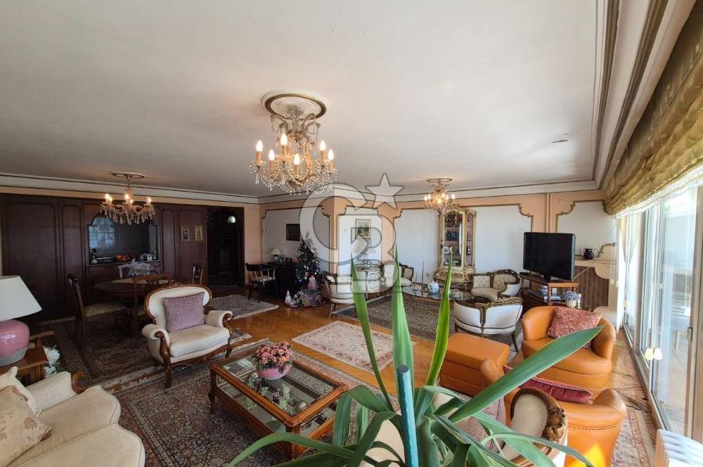 Karşıyaka Yalı Caddesi Satılık Deniz Manzaralı Daire