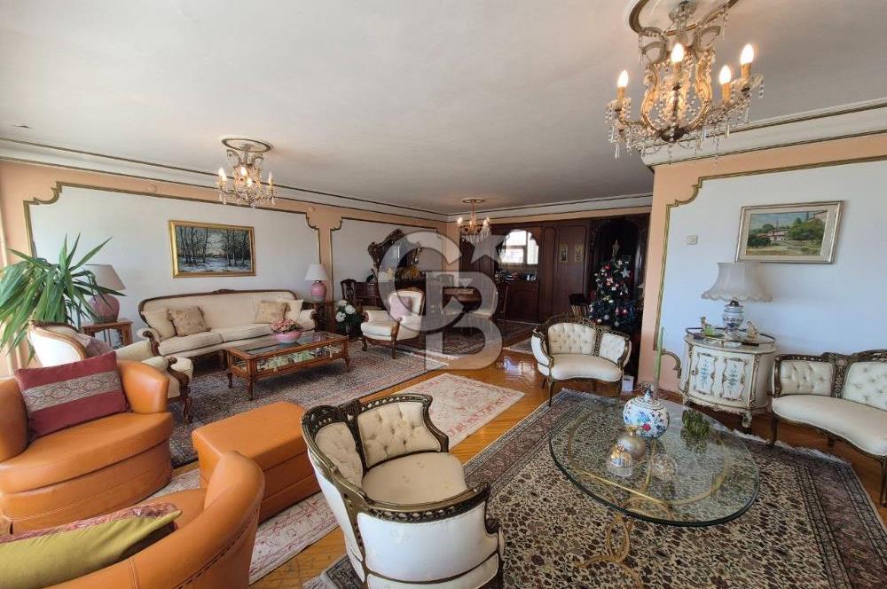 Karşıyaka Yalı Caddesi Satılık Deniz Manzaralı Daire