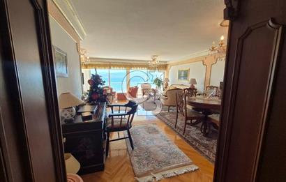 Karşıyaka Yalı Caddesi Satılık Deniz Manzaralı Daire